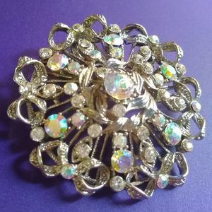 Aurora Borealis Ribbon themed crystal brooch/pendant
